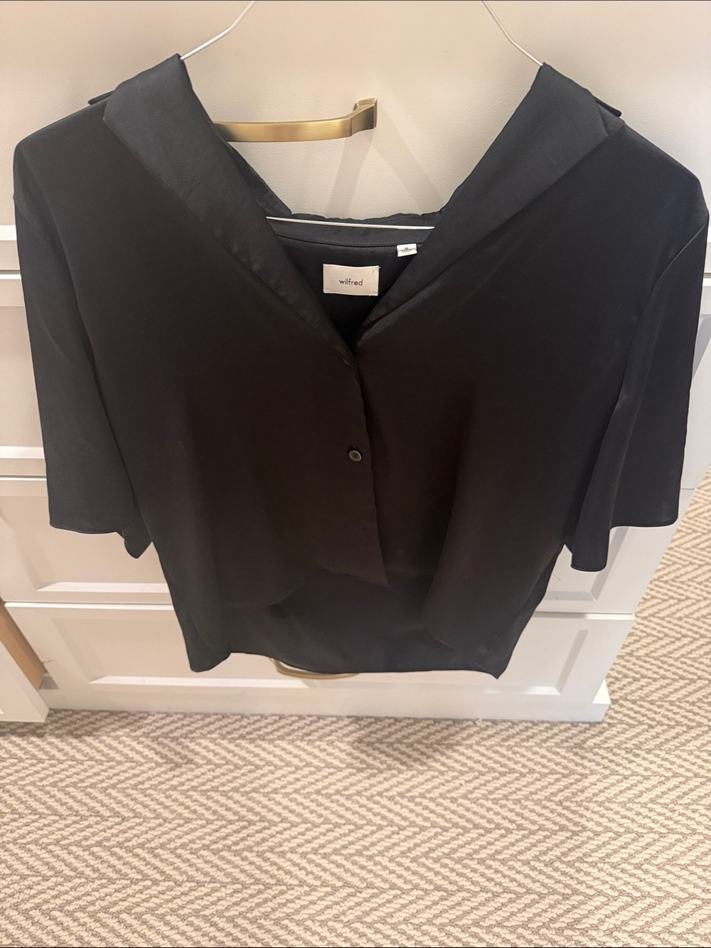 Aritzia Wilfred Black Short Sleeve V-Neck Drapey Blouse
